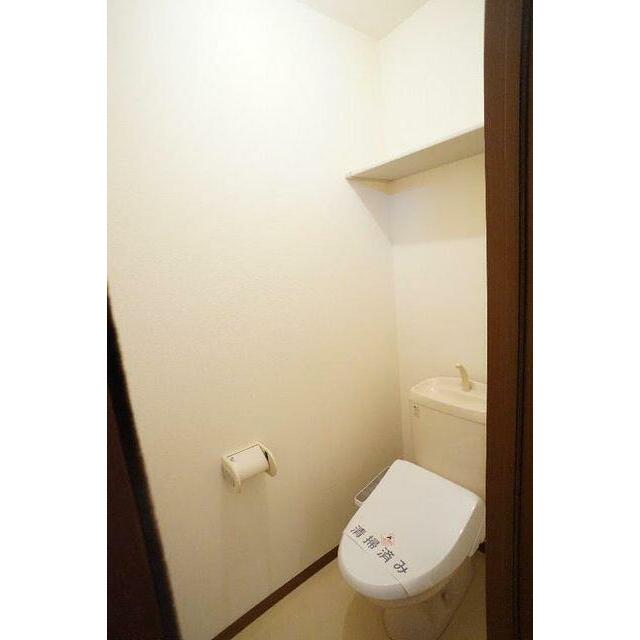 温水洗浄便座付きのトイレです。