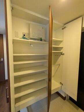 シューズボックス