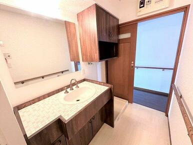 アンティーク調のオシャレな洗面台。