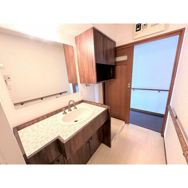 アンティーク調のオシャレな洗面台。