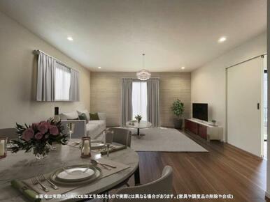 開放感のあるゆとりあるリビング。採光にもこだわった居心地の良い空間です♪