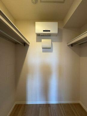 ウォークインクロゼットでございます