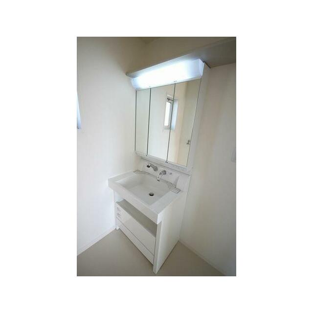 洗面化粧台でございます