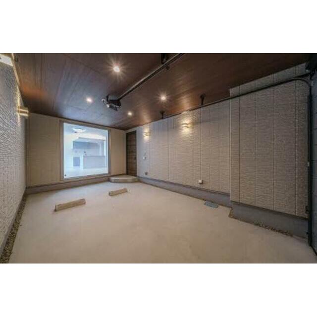 ガレージ付♪そのままお部屋へ入れます♪