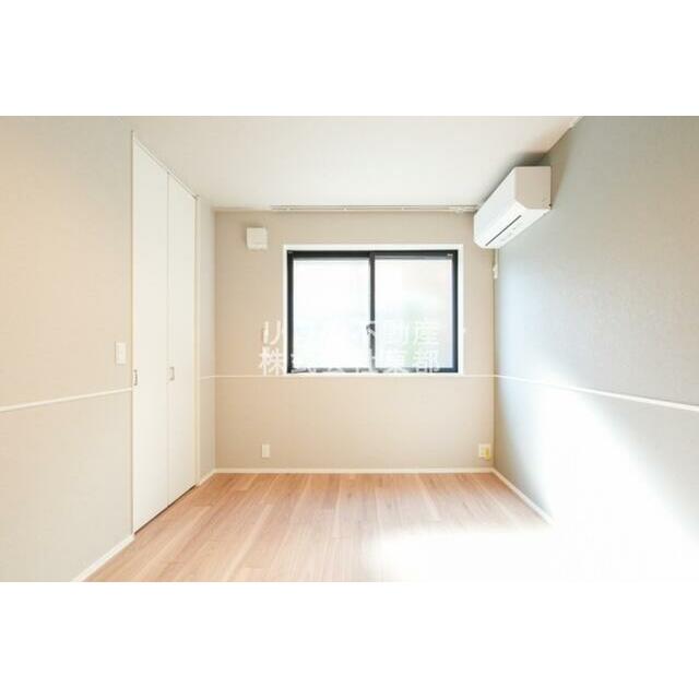 流行のアクセントクロスでおしゃれなお部屋◎