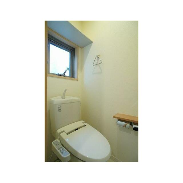 ■温水洗浄便座付きトイレ