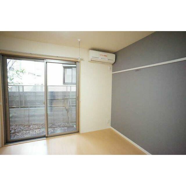 ■ピクチャーレール設置　＊リフォーム前のためアクセントクロスは変更になる場合があります。