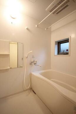 浴室乾燥暖房機能付きの浴室スペース