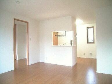 対面型キッチンなら、小さいお子様にも目が行き届きます。