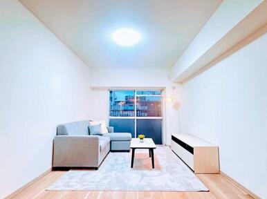 「LDK」元は洋室だった場所を拡張し、LDKを広々ご使用いただける間取りに変更いたしました。