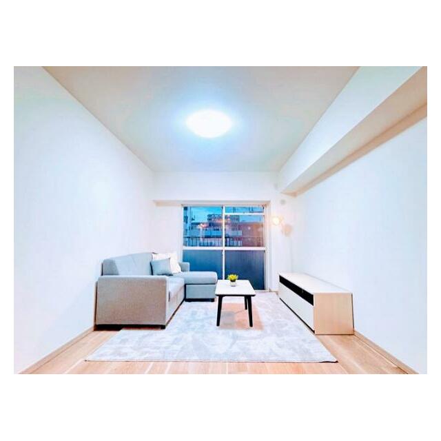 「LDK」元は洋室だった場所を拡張し、LDKを広々ご使用いただける間取りに変更いたしました。