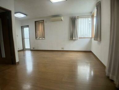 使いやすい居間です。家族みんなで寛げる空間ですね