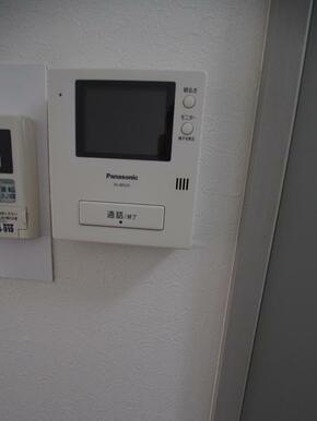 安心のＴＶモニターホン完備です