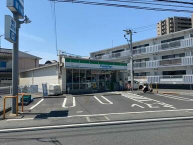 ファミリーマート岡山つしま西坂店