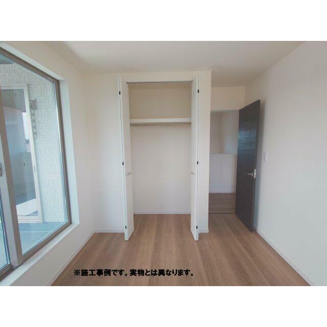 完成予想図 各居室、ハンガーパイプ付きのクローゼットが付いているので洋服を片付けしやすいです！