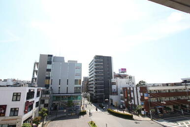 駅徒歩１分で通勤通学とお買物も便利です。