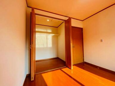 2階西側洋室　収納