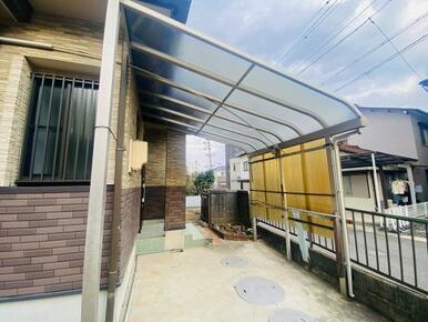 サイクルポート付きの駐輪スペース