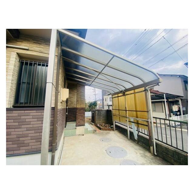 サイクルポート付きの駐輪スペース