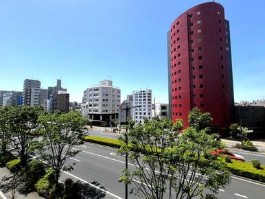 開放感のある眺望、気持ちのよい朝が迎えられます。