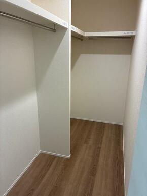 普段着もお気に入りの1着もここに収納！（1号棟）