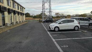 敷地内に駐車場あり