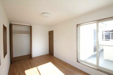 各お部屋にクローゼットがあります