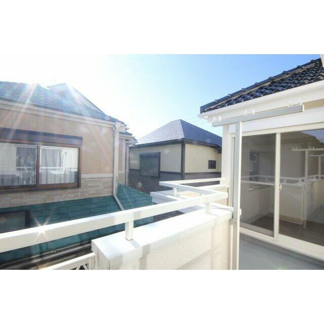 二部屋行き来できるバルコニー