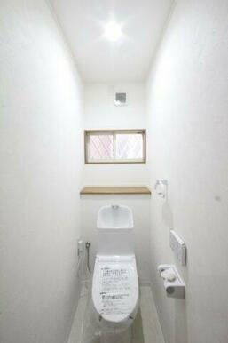 1階と2階にトイレがあり、ウォッシュレット完備