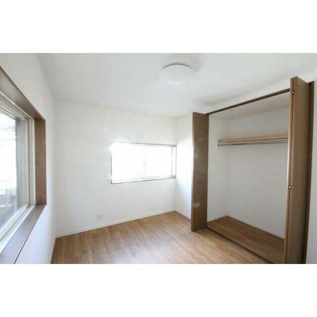 大型のクローゼットは嬉しいですね