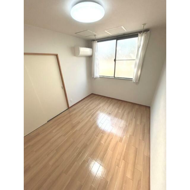 カーテン・照明付き！