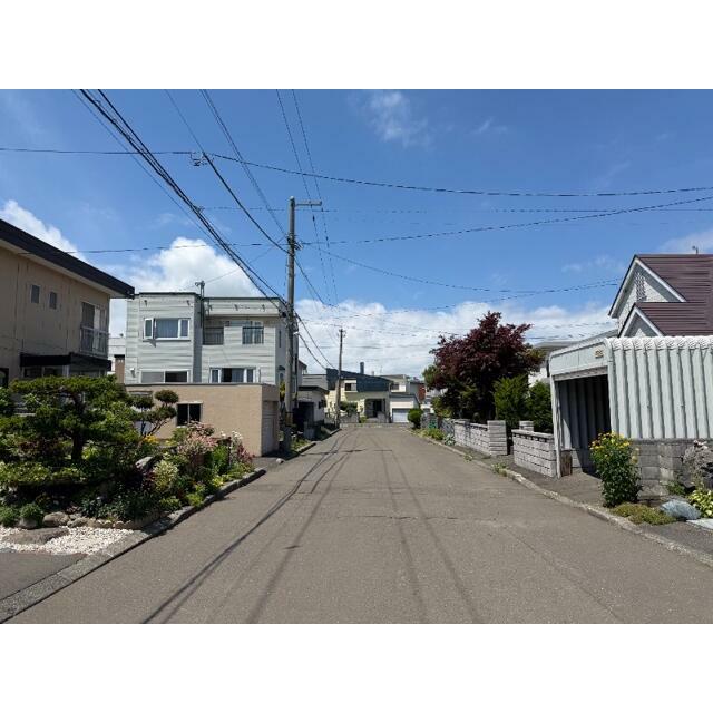 前面道路（南東側から）
