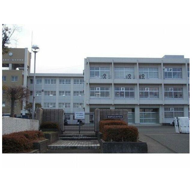 福島市立信夫中学校まで2500m