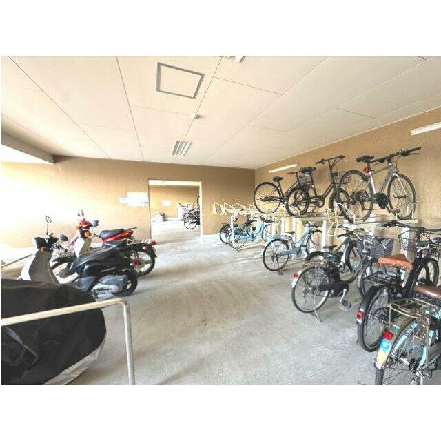 敷地内駐輪場あり☆