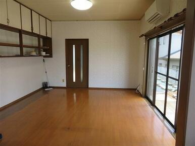 令和5年12月壁紙を張り替えました