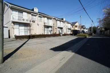 駐車場もご利用頂けますので、空き状況は（株）守屋住宅大和田店までお問い合わせ下さいませ♪