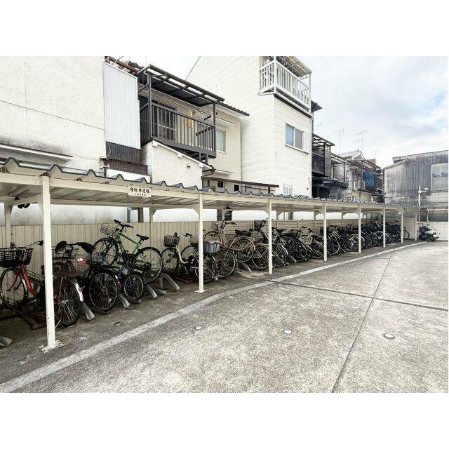 敷地内駐輪場です。