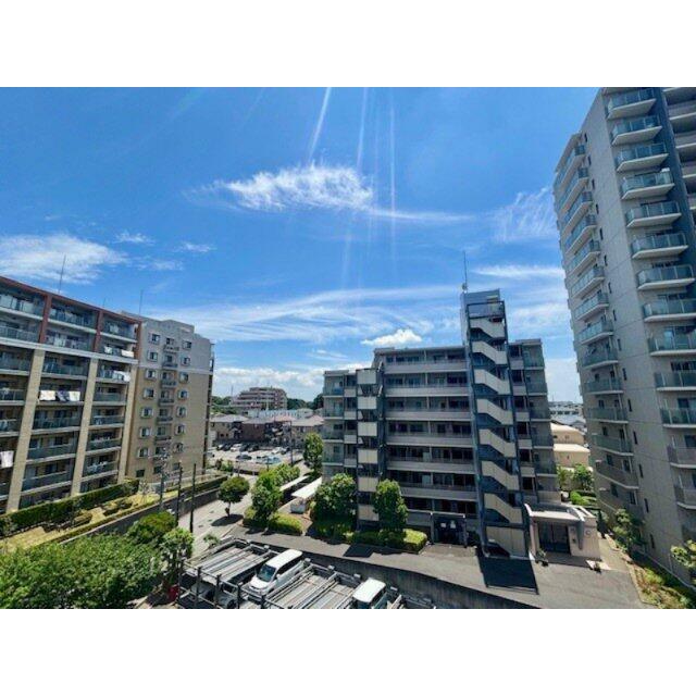 バルコニーから見た南東側の眺望です。2025年6月撮影