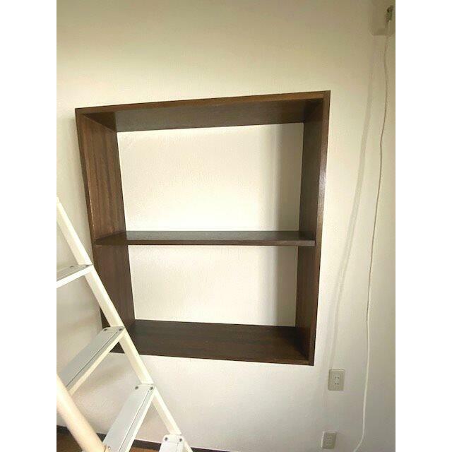 壁に取り付け式収納