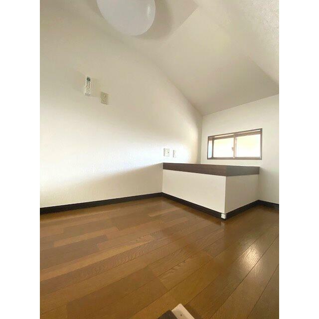 ２面窓付きロフト