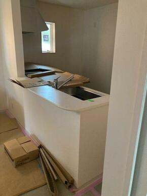 フラットなプレートで掃除が楽ちんなIHクッキングヒーター（1号棟）