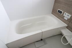 浴室換気乾燥機付き一坪タイプの浴槽です。