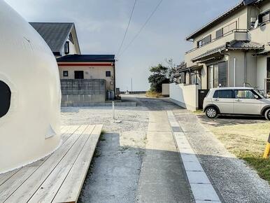 海はすぐそこ！自宅から水着でそのまま海水浴場に行けちゃう距離です！