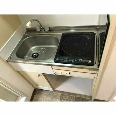 他の部屋の写真を利用しております。