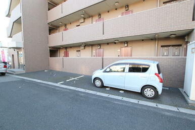 【空要確認】敷地内駐車場です