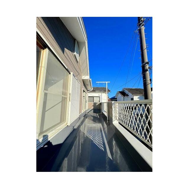 「バルコニー」南東側につき陽当たり良好です。外壁塗装済みです。