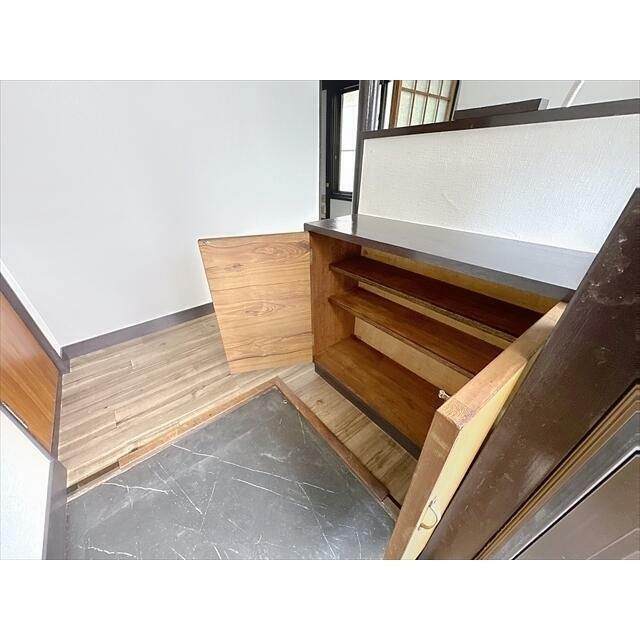 下駄箱で玄関回りが片付きます