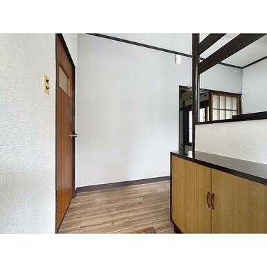 玄関から見た様子