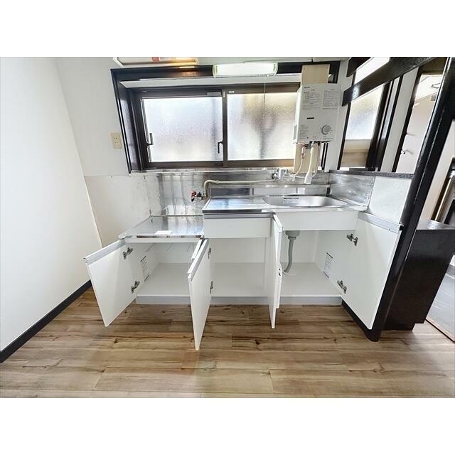 キッチン収納も確保されてます