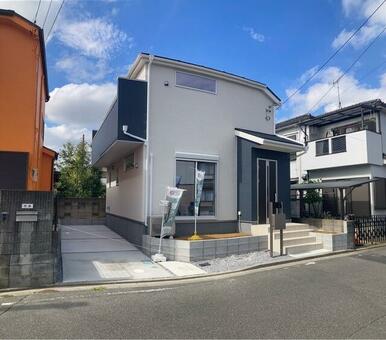 日を重ねるごとにこの佇まいに愛着が湧いてきそう（1号棟）